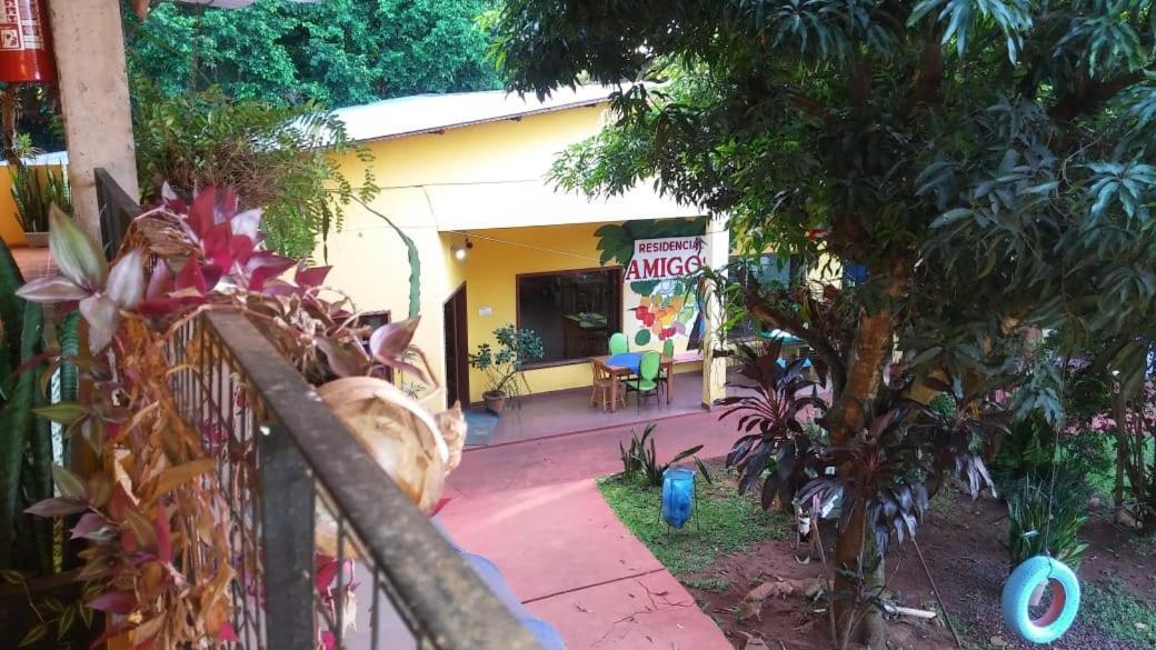Hotel Y Residencial Amigos Puerto Iguazú Buitenkant foto