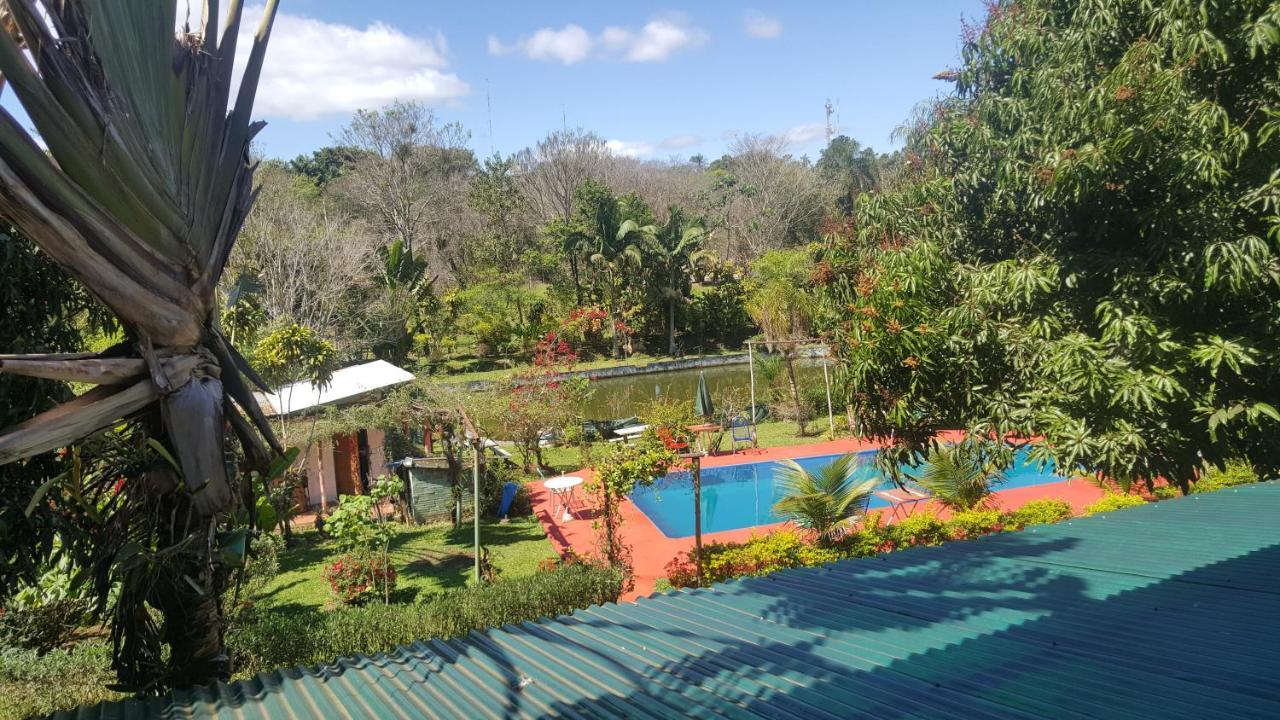 Hotel Y Residencial Amigos Puerto Iguazú Buitenkant foto